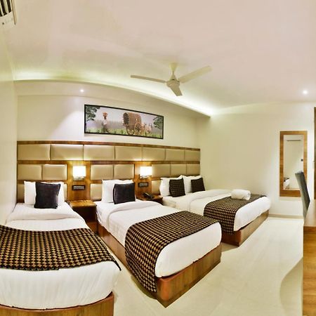 Aura One Hotel Kochi Kültér fotó