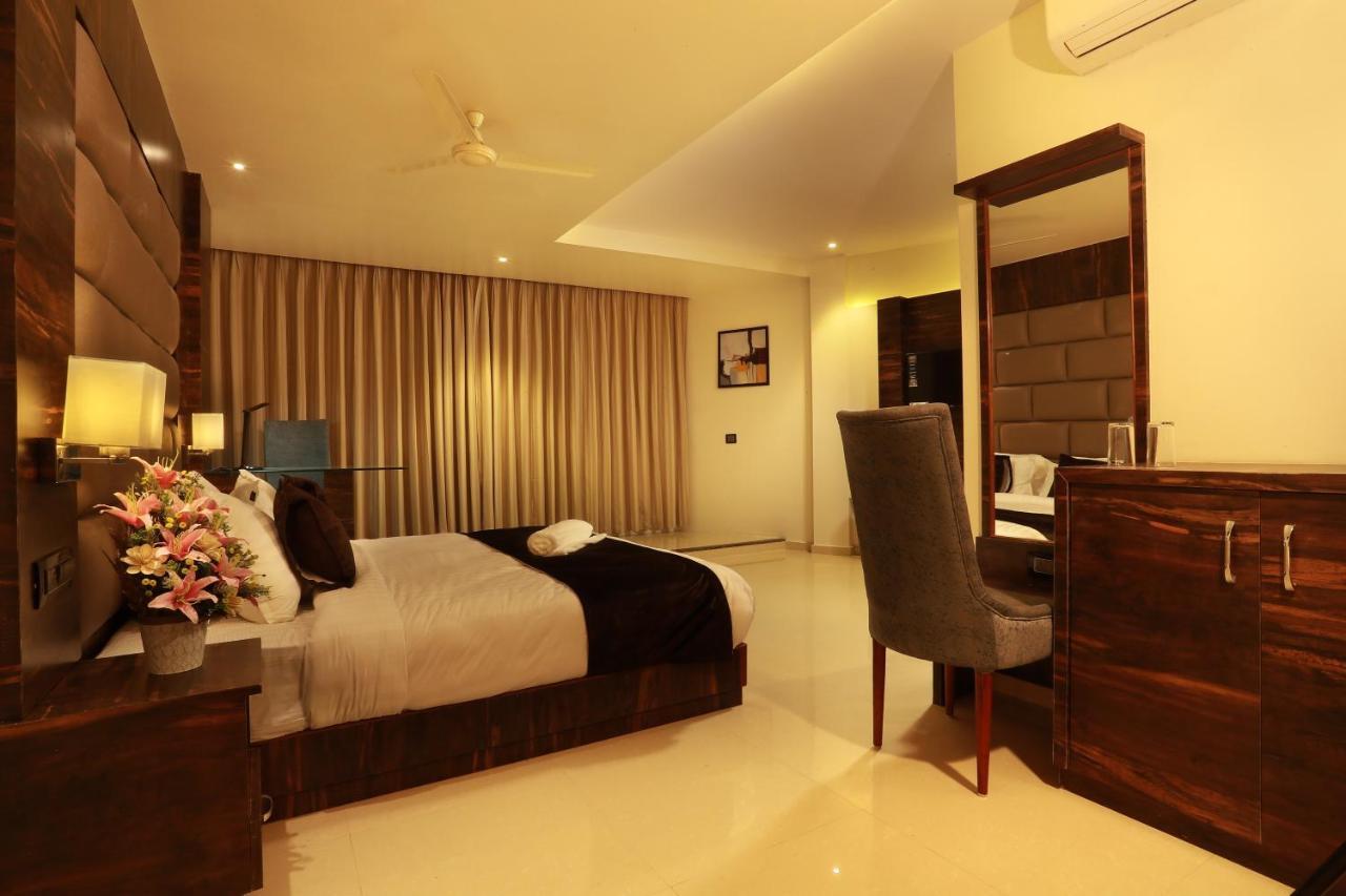 Aura One Hotel Kochi Kültér fotó