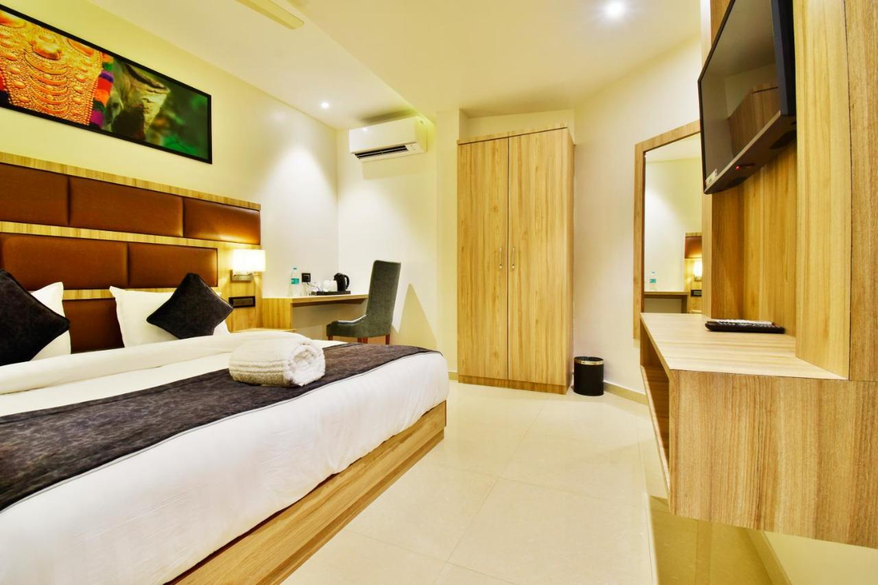 Aura One Hotel Kochi Kültér fotó