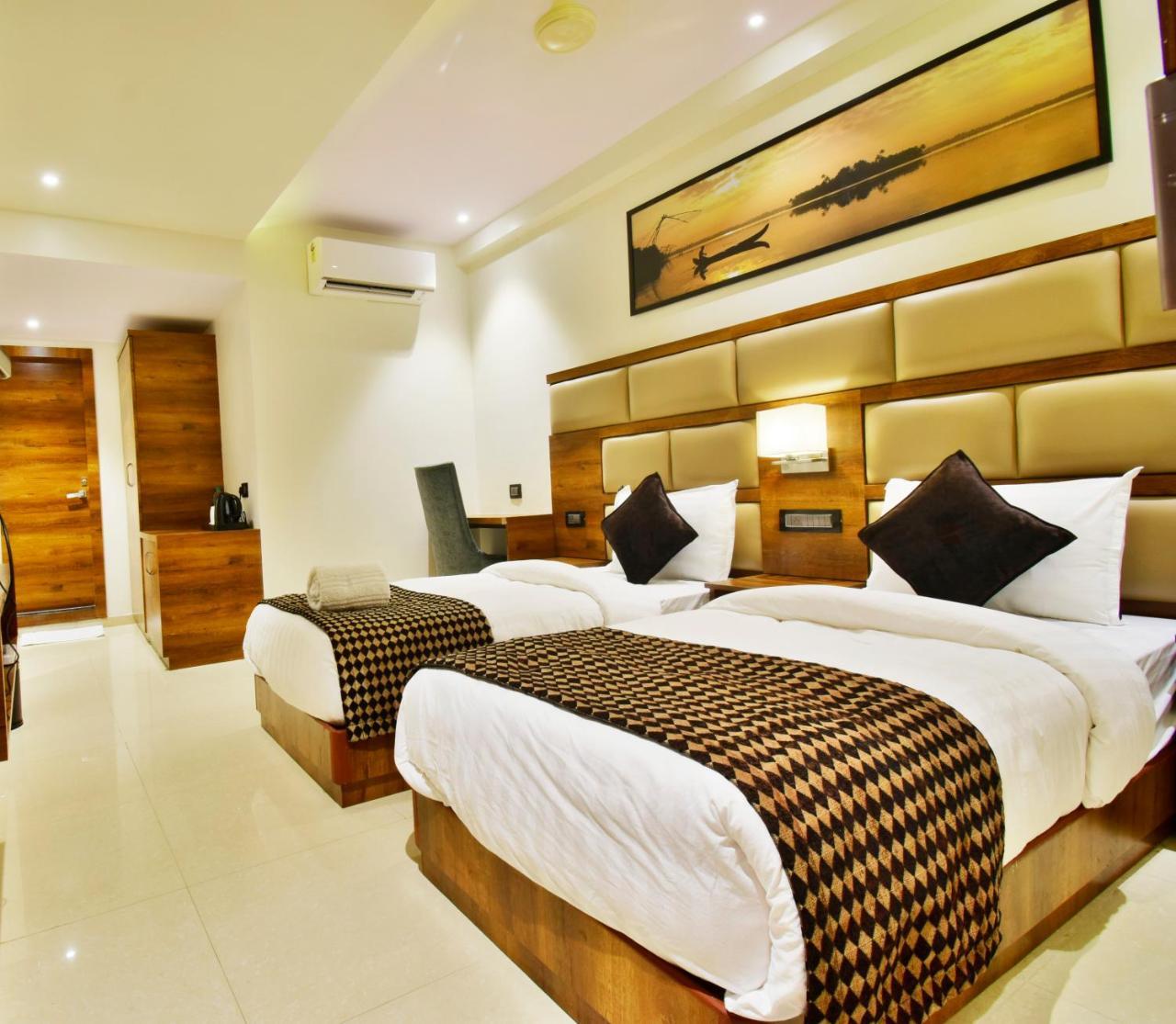 Aura One Hotel Kochi Kültér fotó
