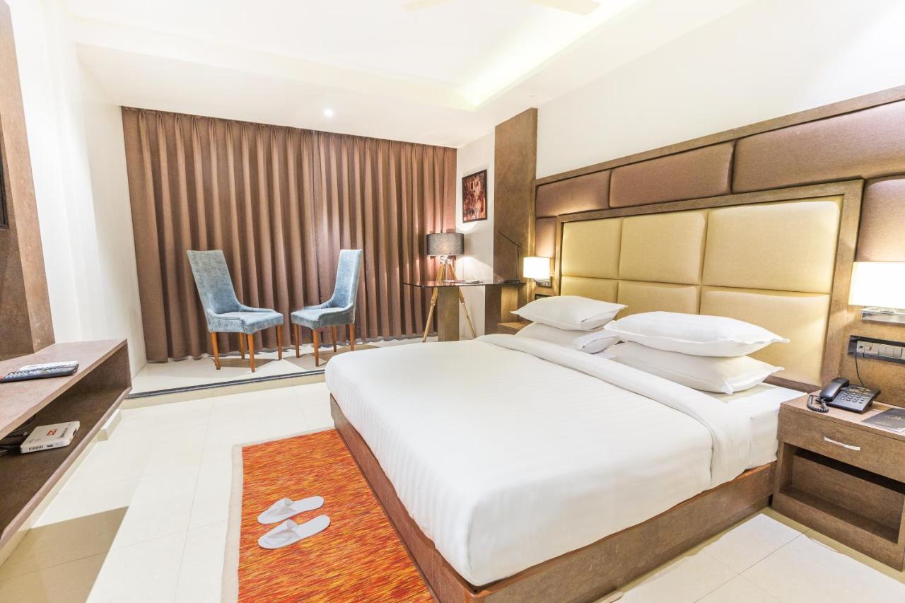 Aura One Hotel Kochi Kültér fotó