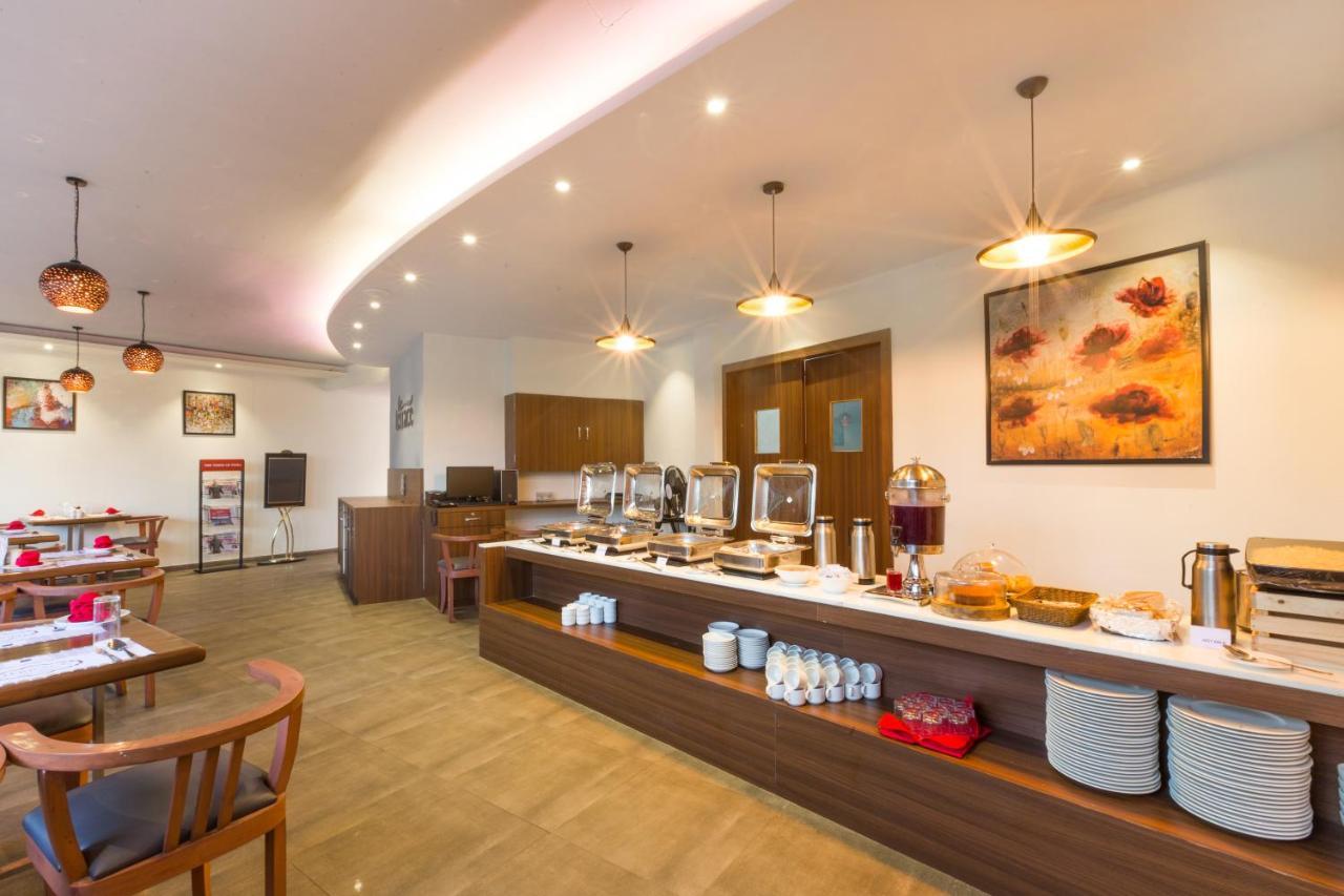 Aura One Hotel Kochi Kültér fotó